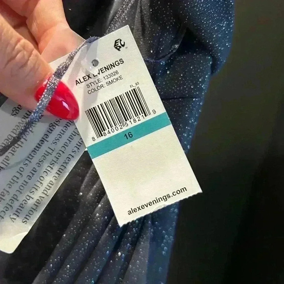 Alex Evenings Gown - Picture 10 of 10